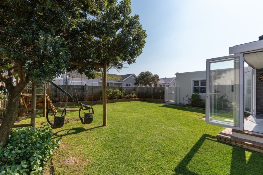 To Let 4 Bedroom Property for Rent in Sunningdale Western Cape